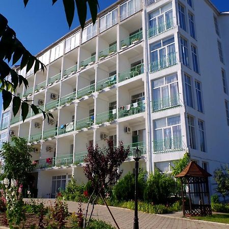 Obolon' Hotel Bugaz Exterior foto