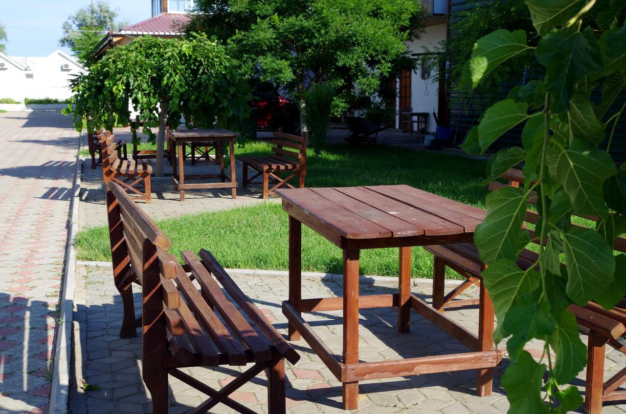 Obolon' Hotel Bugaz Exterior foto